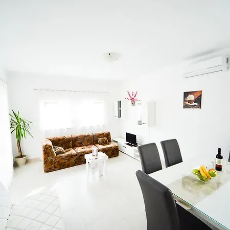 Valentina Apartment Petrcane