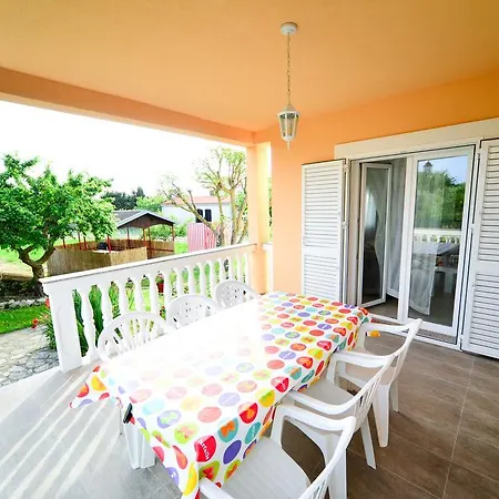 Apartment Valentina Petrcane